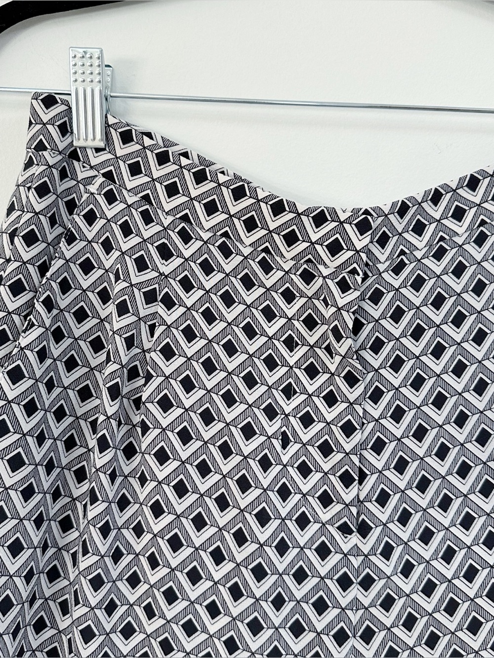 NWT Reiss Geometric Silk Shorts Size 6 - Picture 3 of 7